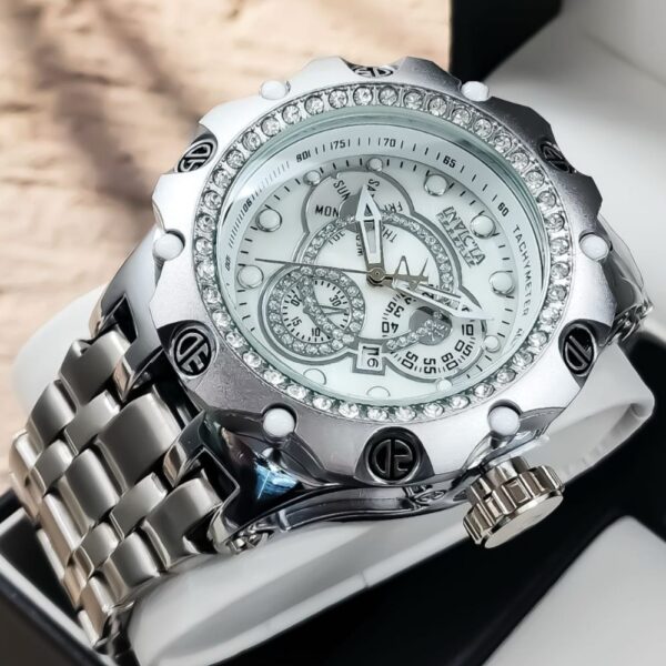 INVICTA - Image 4